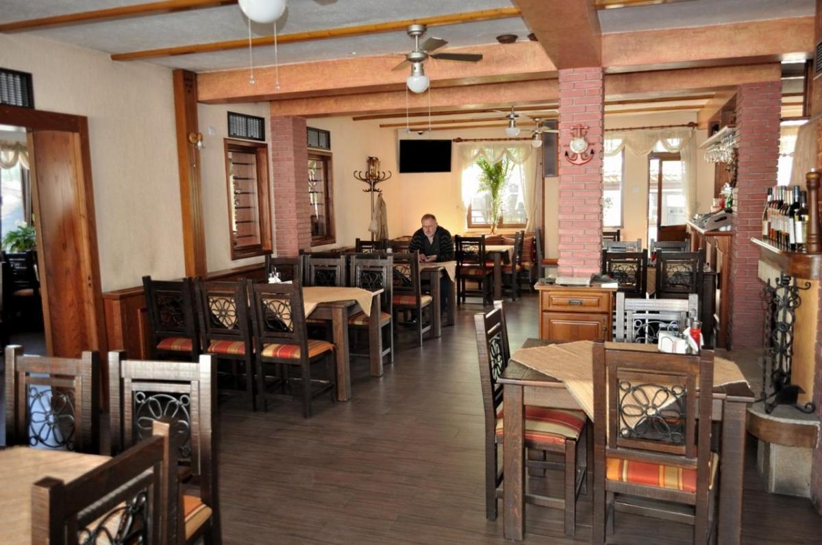 Spartak Family Hotel Смолян Экстерьер фото