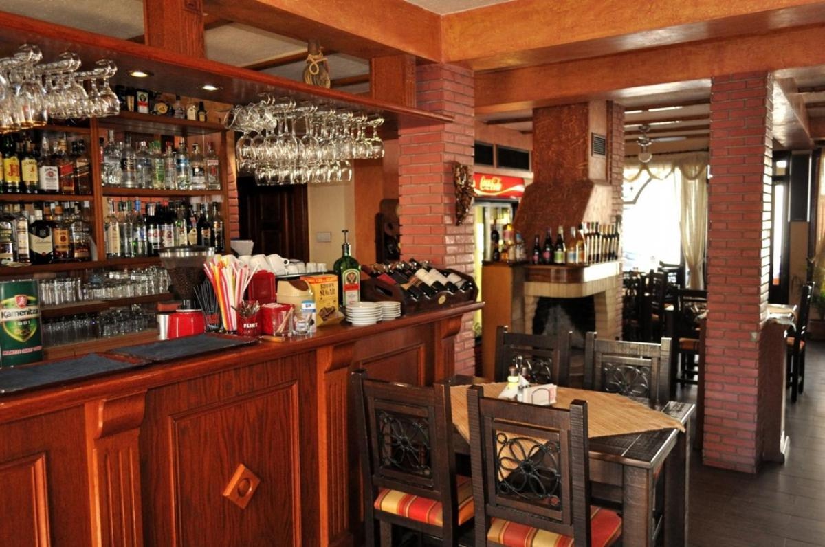 Spartak Family Hotel Смолян Экстерьер фото