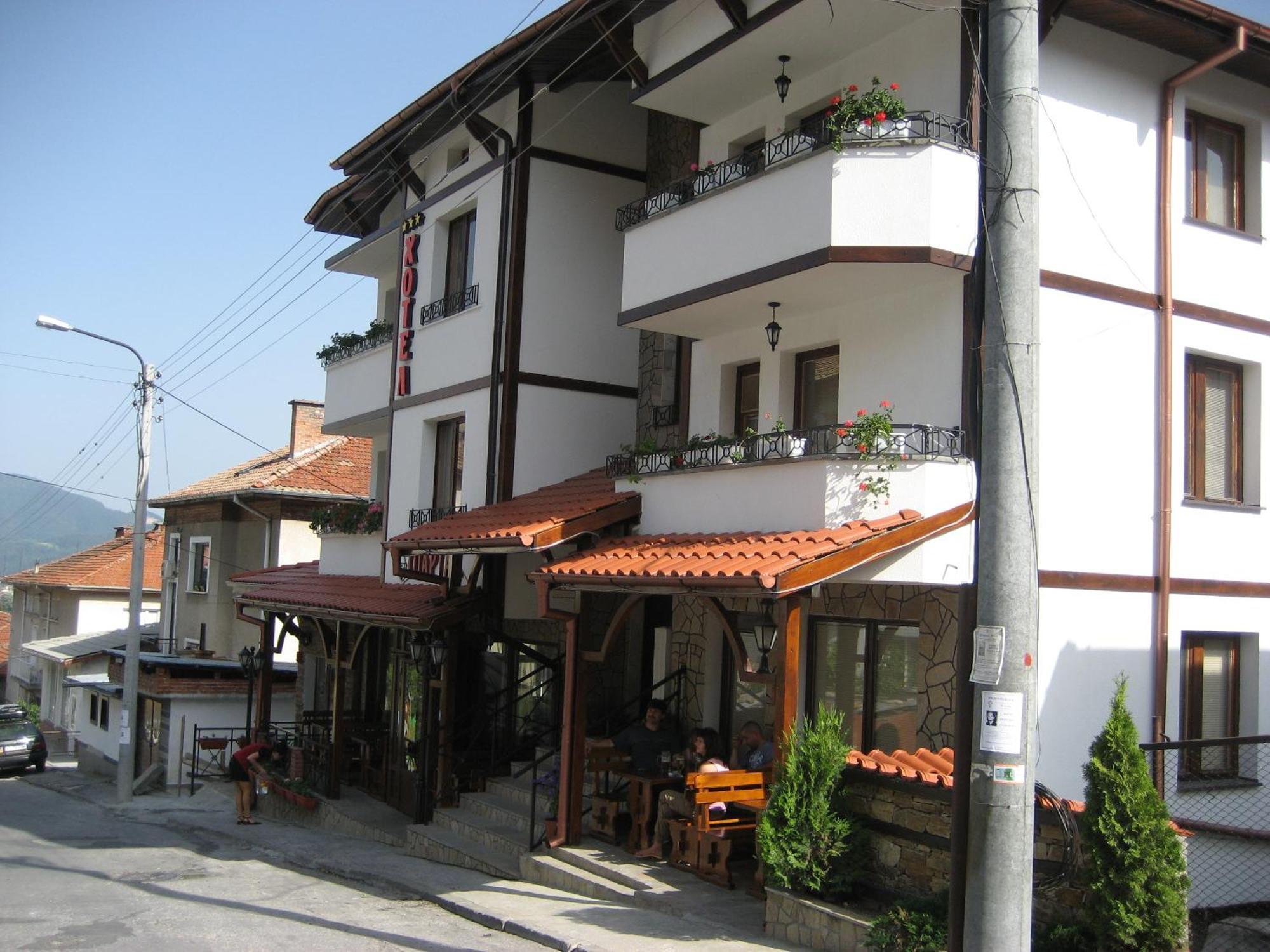 Spartak Family Hotel Смолян Экстерьер фото